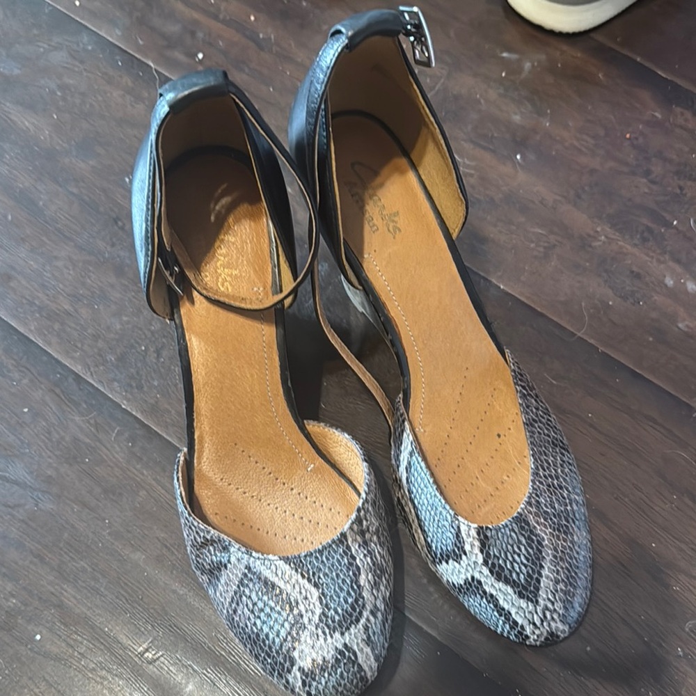 Clarks Black and Gray Snakeskin Heels